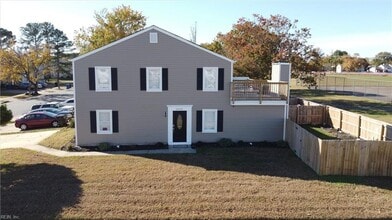 Building Photo - Spacious VB Townhouse!