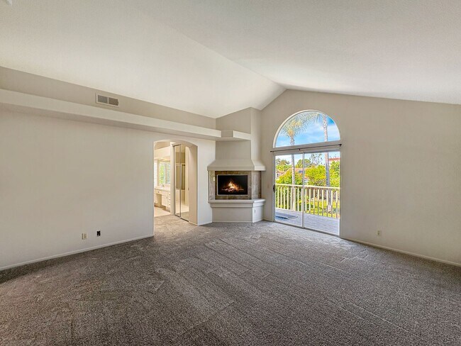 Building Photo - Spacious Oceanside Retreat with Pool, Spa,...