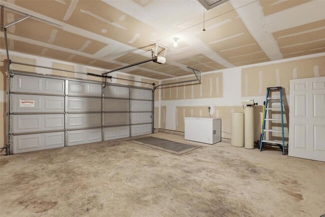 Building Photo - 1200 Granite Ln