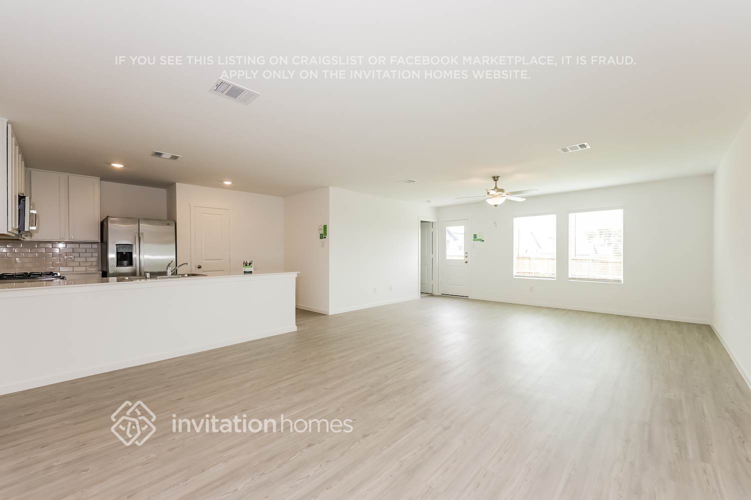 Building Photo - 2413 Fleming Dr