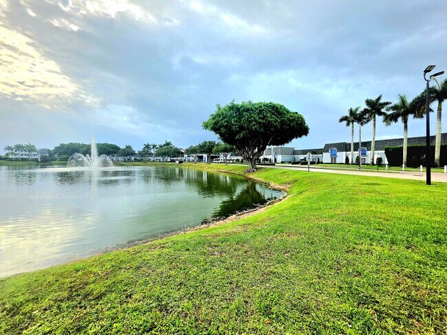 Building Photo - 719 Flanders Dr