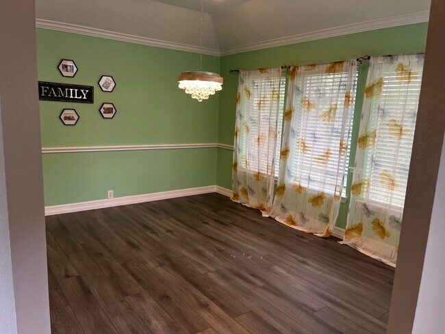 Building Photo - 21806 Silverpeak Ct