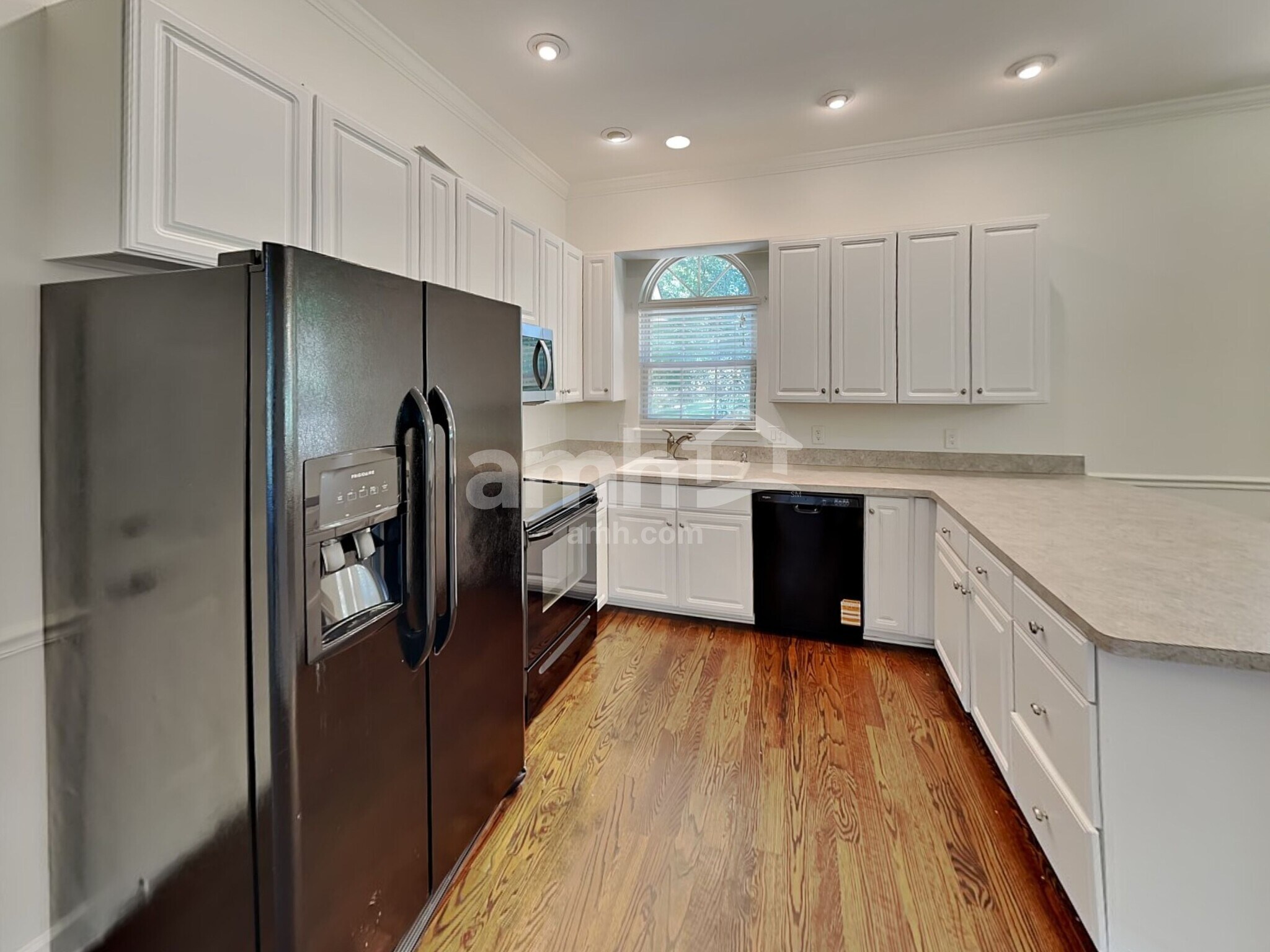 Building Photo - 122 Tanager Ln