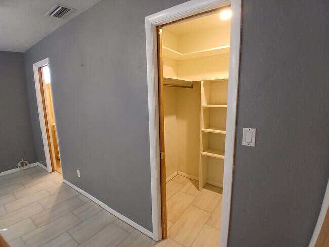 Building Photo - 5682 45th Ave N