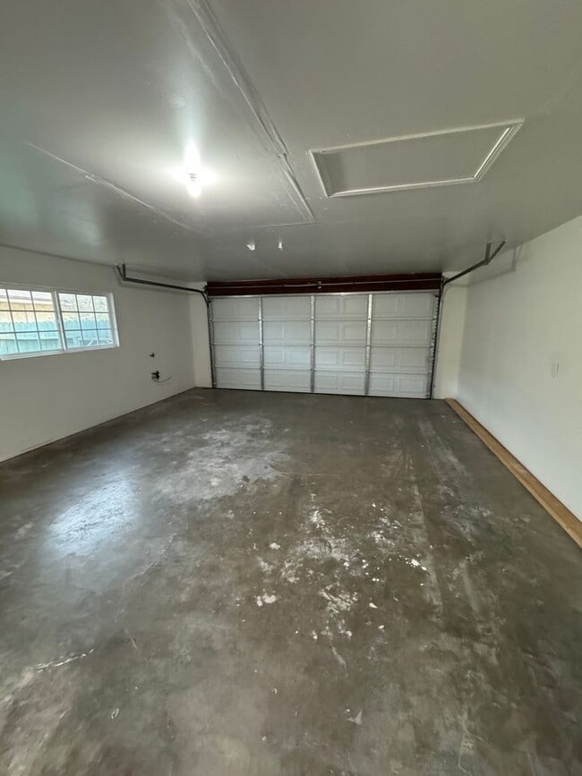 Building Photo - Newly Renovated 3 Bedroom 2 Bathroom Home in Santa Maria