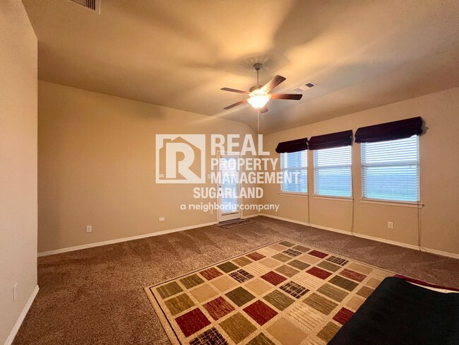 Building Photo - Stunning 5-Bedroom, 4.5-Bath Home for Rent in Richmond, TX