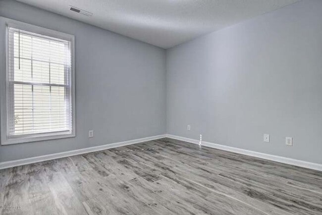 Building Photo - 5008 Hunters Trail