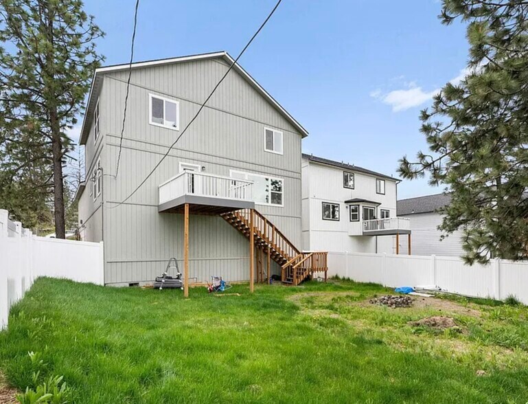 Building Photo - 2942 W 18th Ave