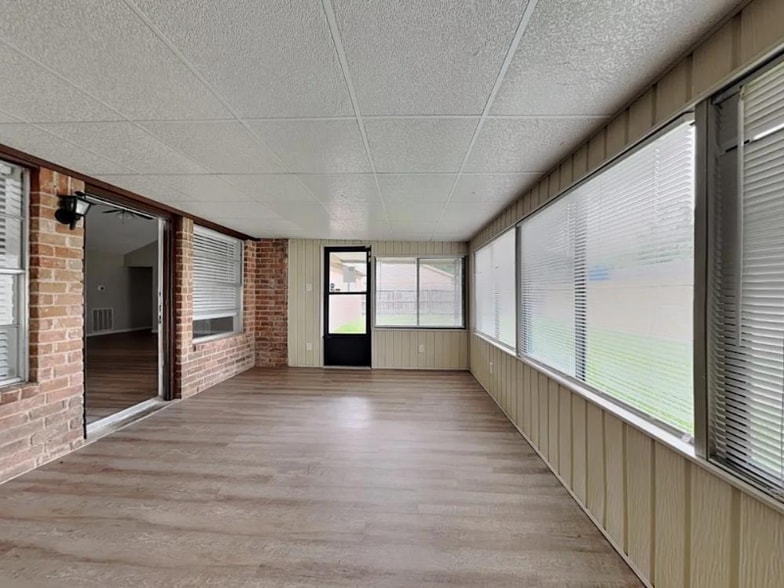 Building Photo - 16509 Cairngorm Dr