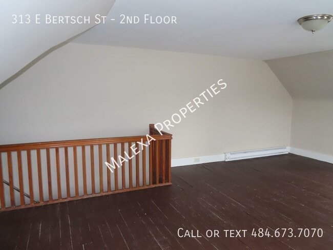 Building Photo - 313 E Bertsch St