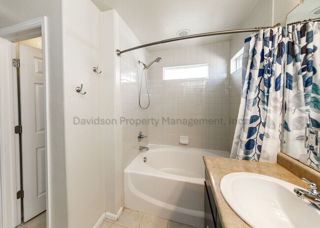 Building Photo - 7724 Canyon Oak Dr