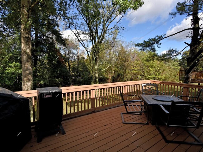 Building Photo - 8709 Olde Colony Trail