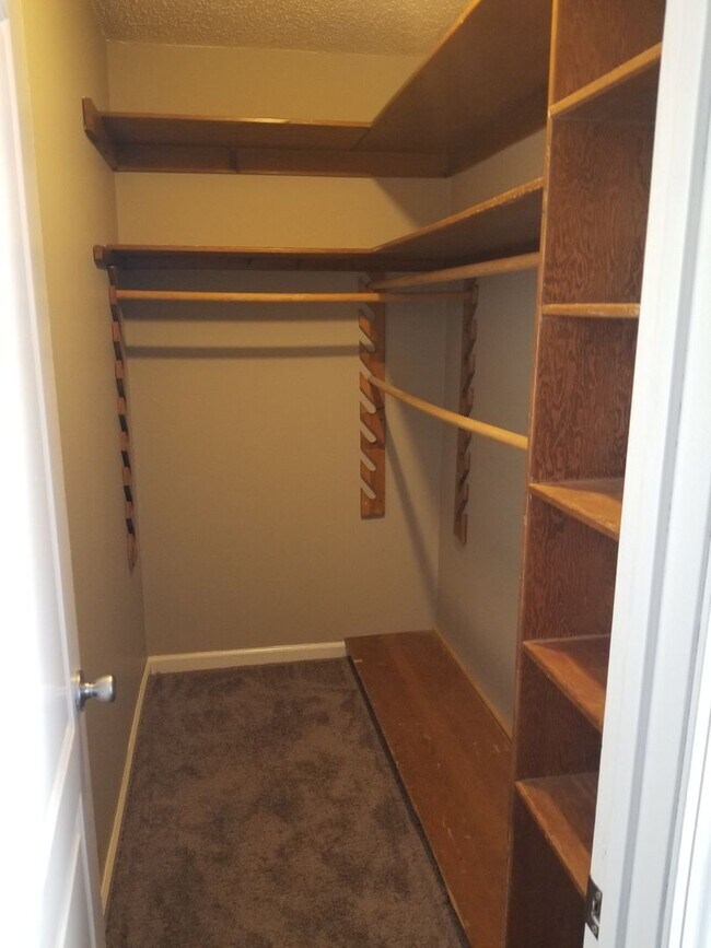 Building Photo - 3 BD, 2 BA, Home in Jacksonville