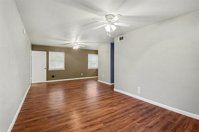 Building Photo - 1202 Crane Dr