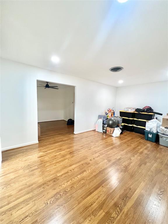 Building Photo - 5546 Beechnut St