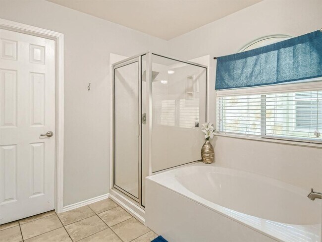 Building Photo - 2405 Christoff Loop