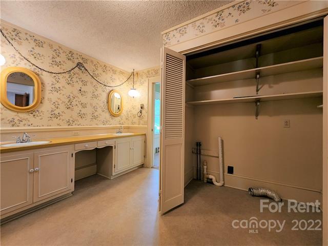 Building Photo - 16301 US-52