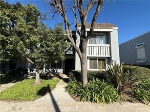 Building Photo - 153 Briarwood