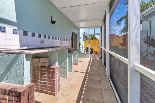 Building Photo - 1145 Jardin Dr