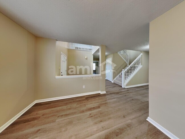 Building Photo - 7924 Valley Trace Ln