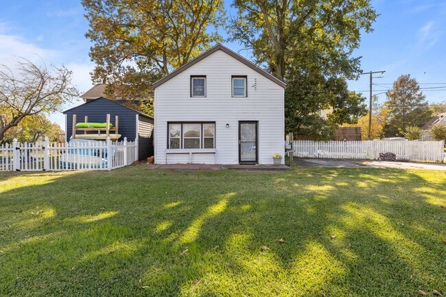 Primary Photo - 1628 Bradford Terrace