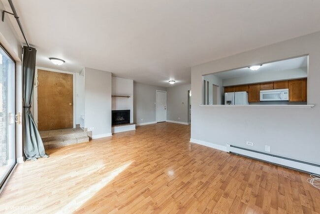 Building Photo - 829 S Dwyer Ave