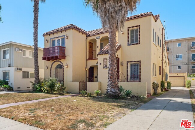 Building Photo - 8546 Saturn St