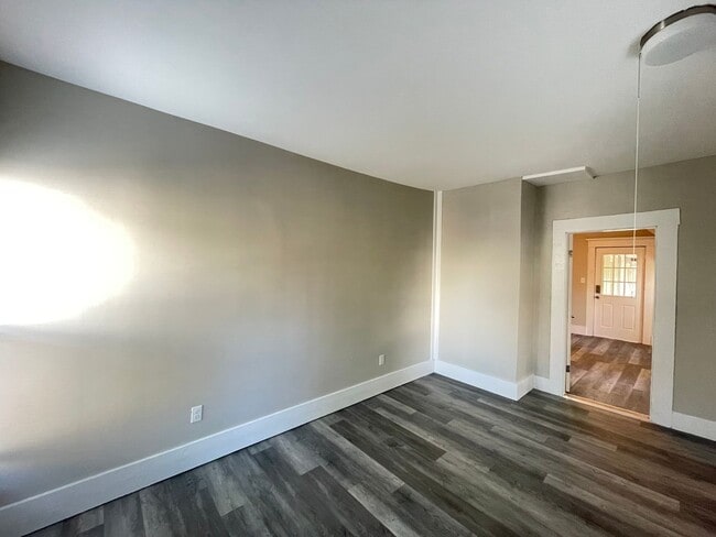 Building Photo - 325 Amherst St