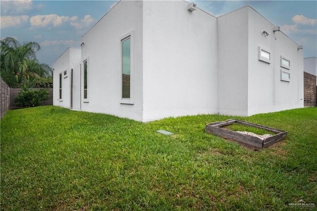 Building Photo - 1824 Harvard Ave