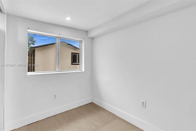 Building Photo - 921 NW 110th St