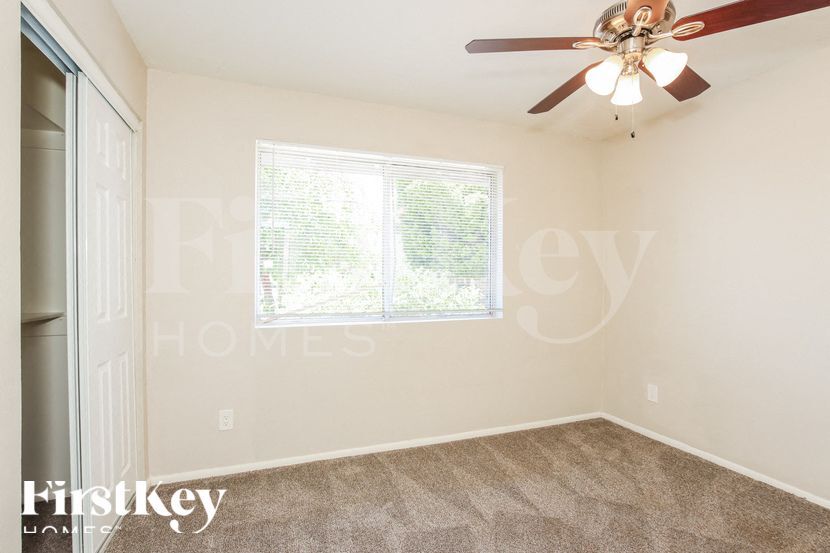 Building Photo - 3802 W Juniper Ave