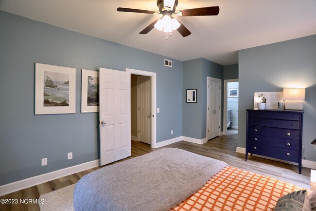 Building Photo - 25 Villagewood Cir
