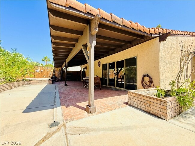 Building Photo - 2212 Plaza Del Prado