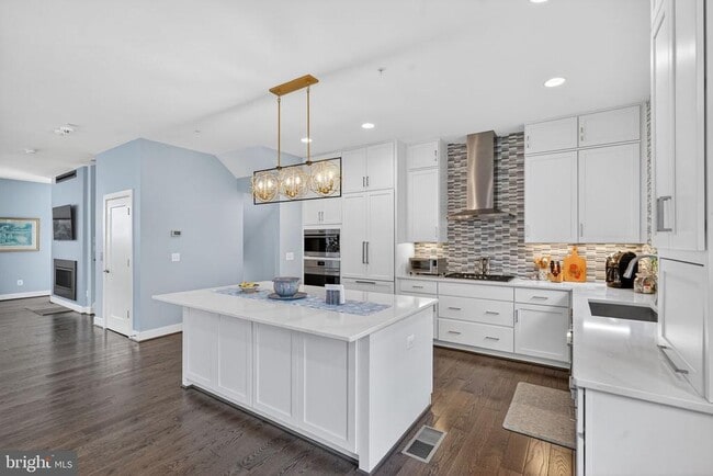 Building Photo - 3248 Royal Fern Pl