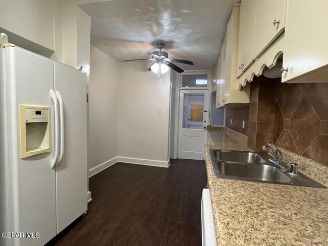 Building Photo - 1203 Madeline Dr