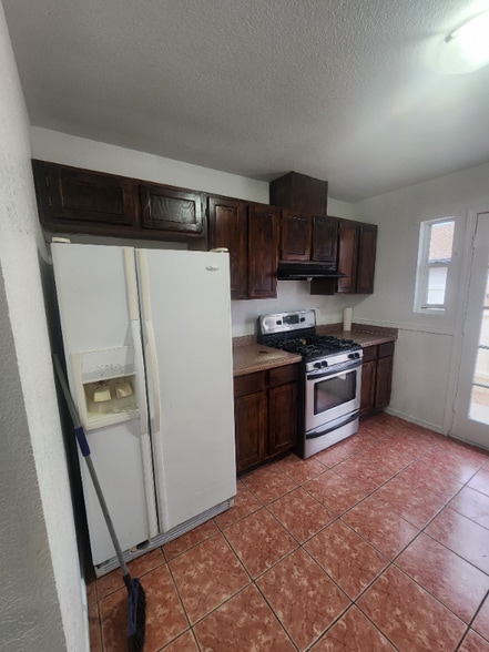 Building Photo - 437 Sunset Hills Dr