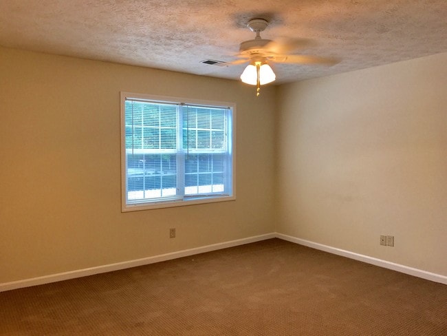 Building Photo - 330 Winding River Dr