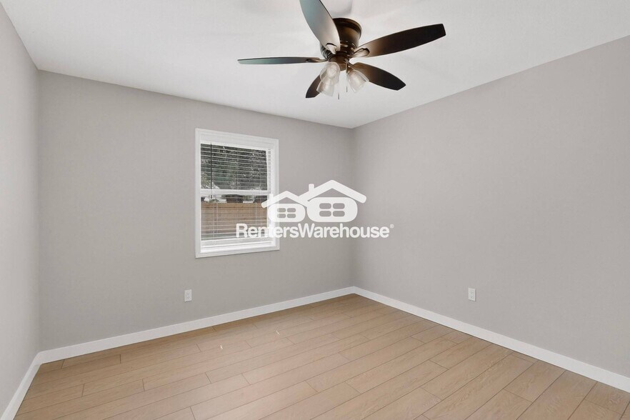 Building Photo - 7400 Echo Hill Dr