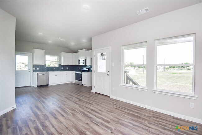 Building Photo - 544 Buckskin Dr