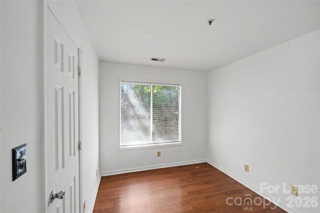 Building Photo - 9535 University Terrace Dr