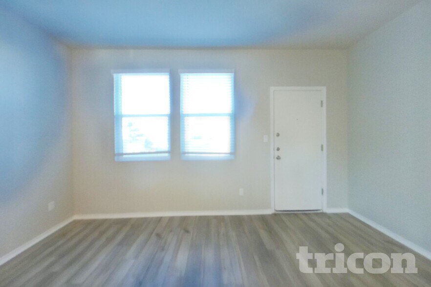 Building Photo - 5308 Saddle Clb Dr