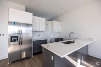 Building Photo - 2 bedroom in Chicago IL 60618