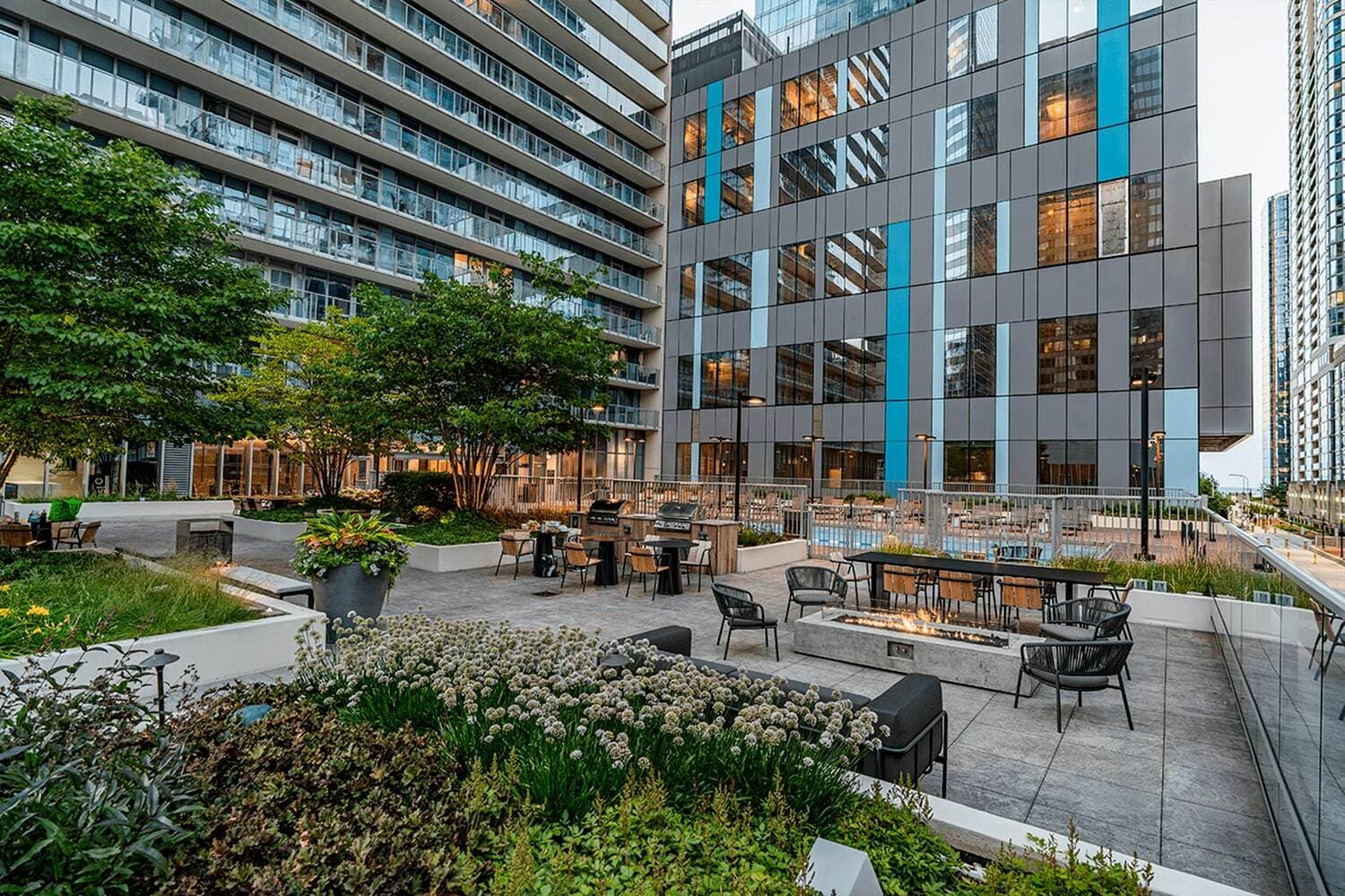 Building Photo - 323 E Wacker Dr