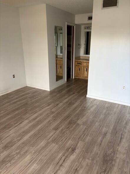 Building Photo - 205 Palmetto Ave