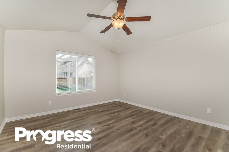Building Photo - 6863 Phantom Way