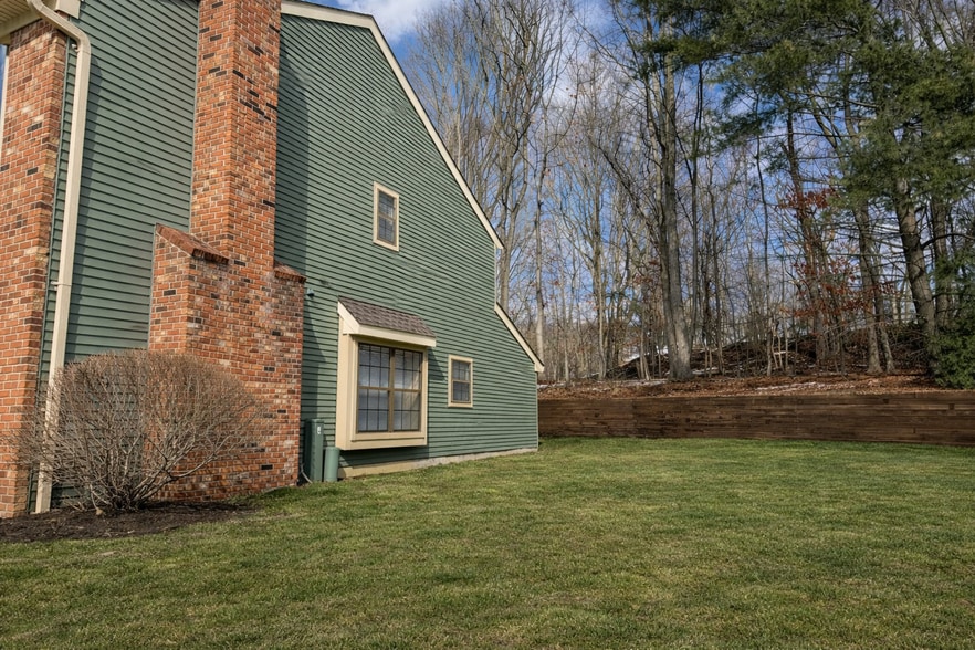 Building Photo - 230 Perth Hill Ct