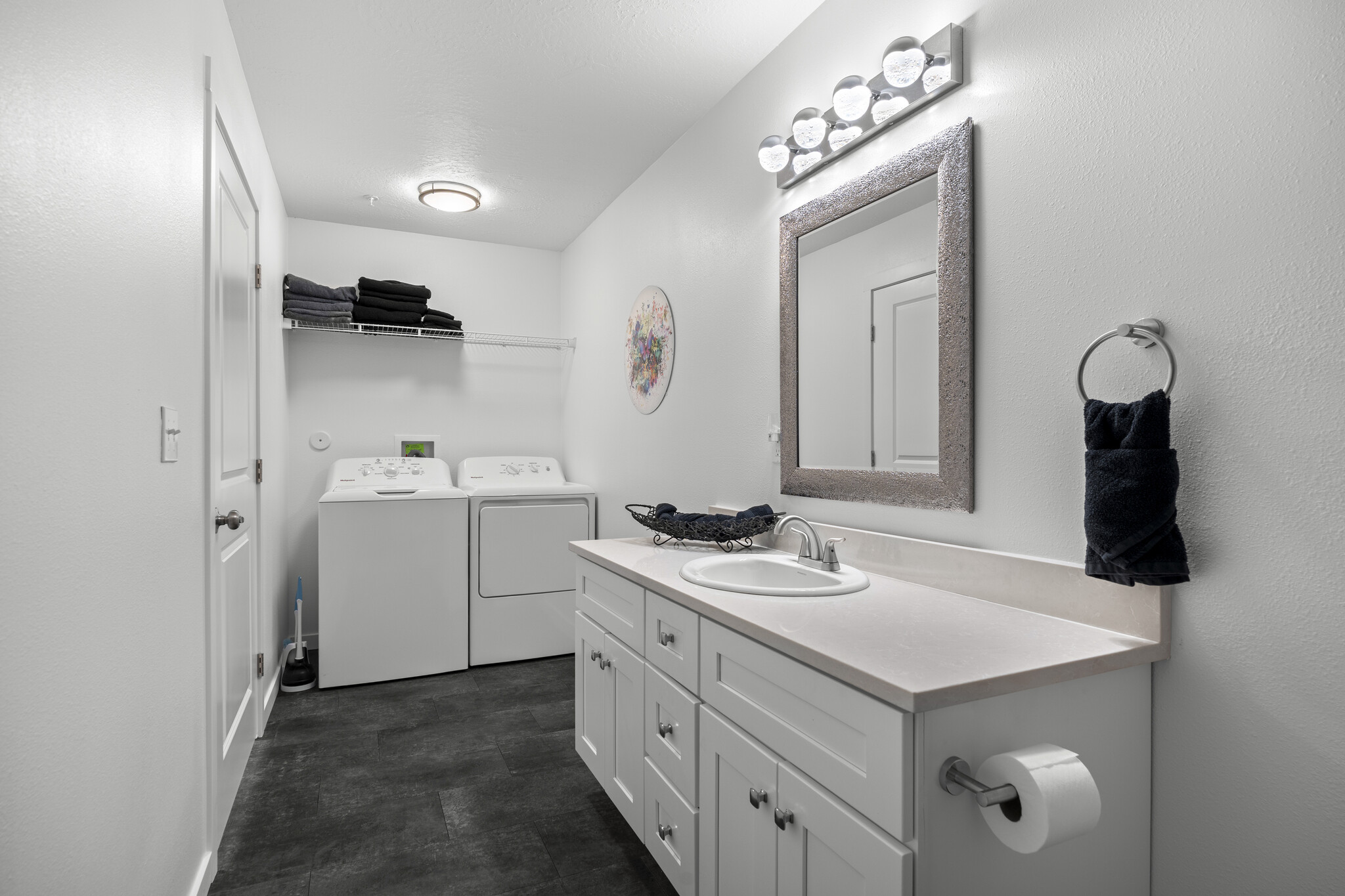 Washer Dryer - 140 Railroad Ave