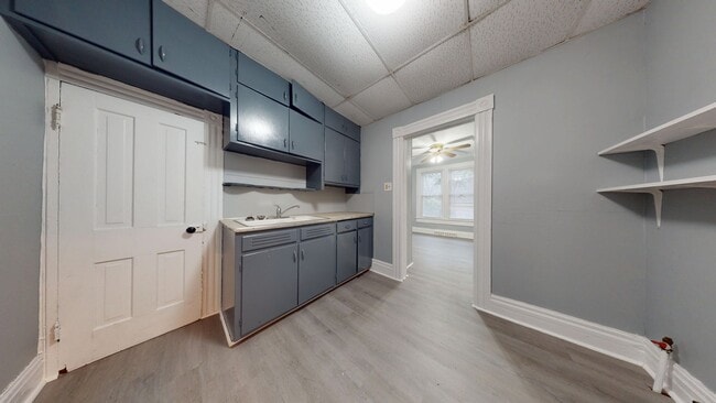 Building Photo - 2 bedroom in Shelby School District!