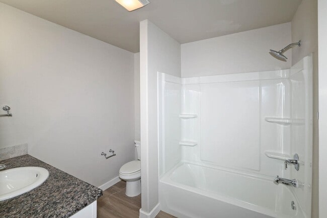 Building Photo - 6904 Athens St