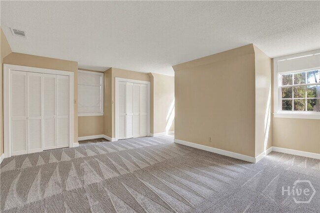 Building Photo - 5 Anchor Ct